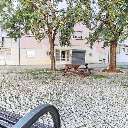 Vita Portucale ! Moscavide Casa Branca W/ Terrace Lisboa 外观 照片